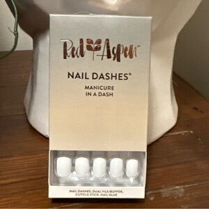 Aleighas white sundress RED ASPEN  Nail Dashes Pop On square Short